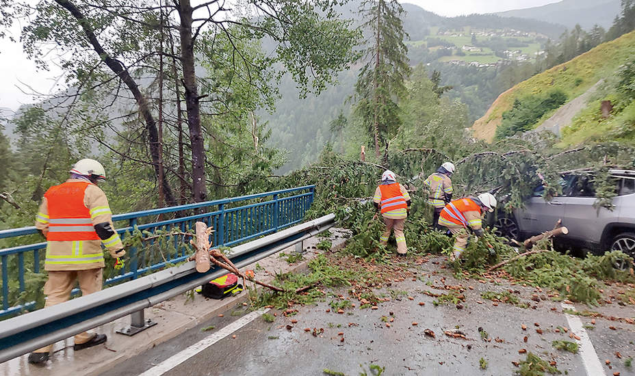 Unwetter sorgte für große Schäden im Bezirk<br />
