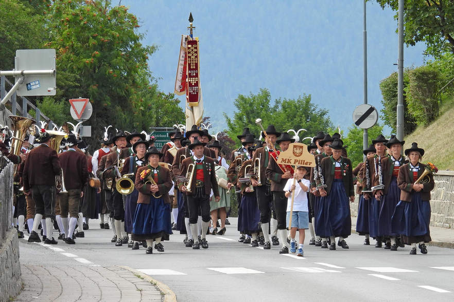 Ein Feierwochenende in Arzl<br />
