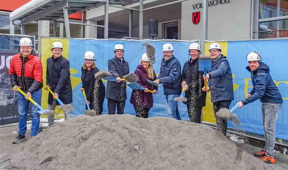„In diese neue Schule geh‘ ich gerne!“<br />
