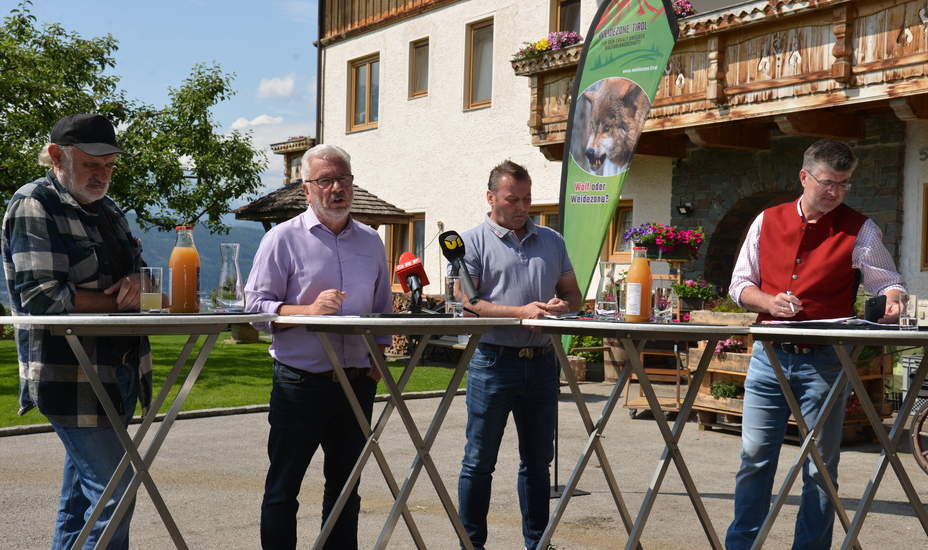 „Weidezone Tirol“ macht sich auf Bärenjagd