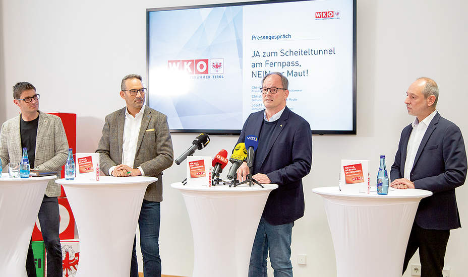 Diskussionen um die Fernpassroute<br />
