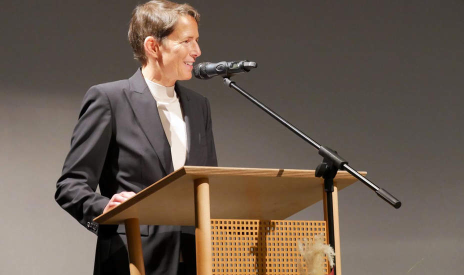 38 neue Pflegekräfte für die Zukunft<br />
