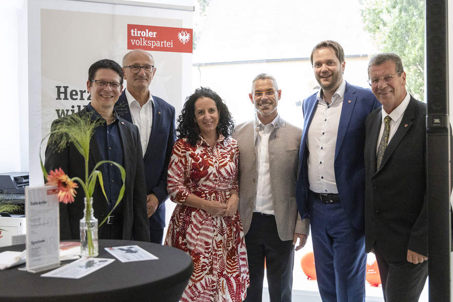 Neue VP-Bezirksgeschäftsstelle eröffnet<br />
