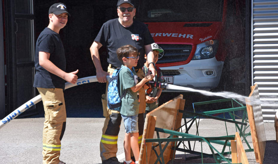 Der Feuerwehr über die Schulter geschaut