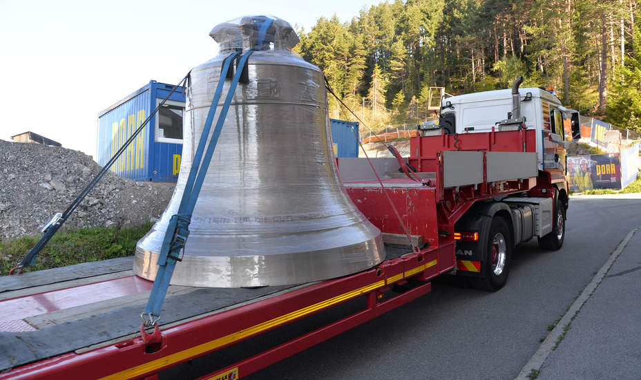 Neue Friedensglocke in Telfs eingetroffen