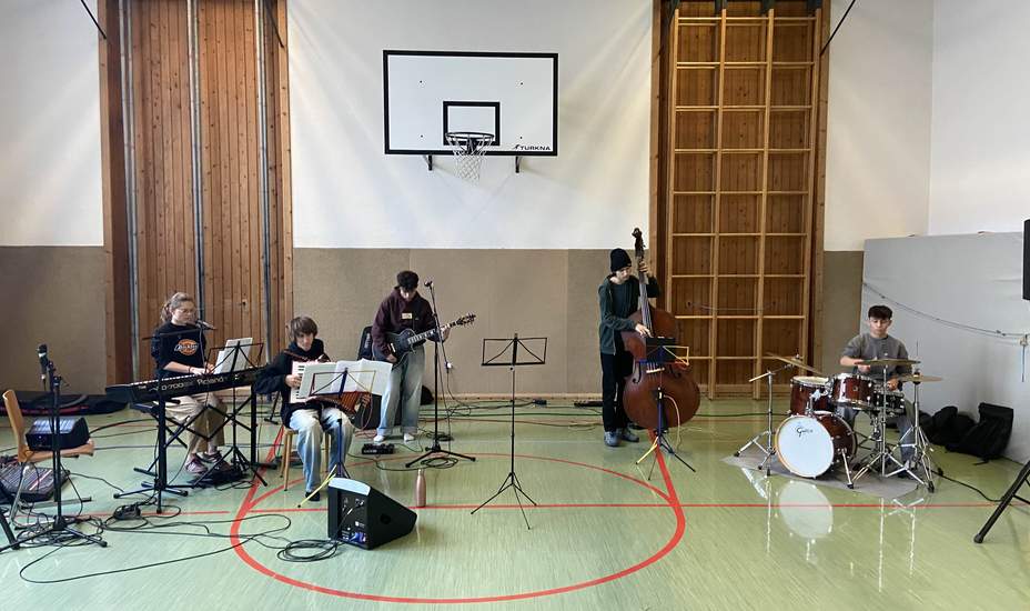 Pop & Jazz goes to School<br />
