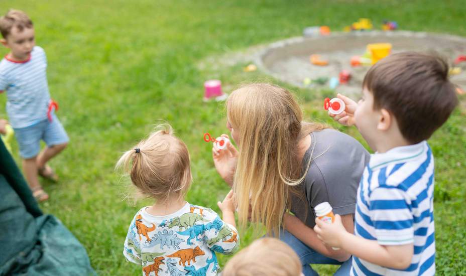 Tagesmütter unterstützen in den Ferien