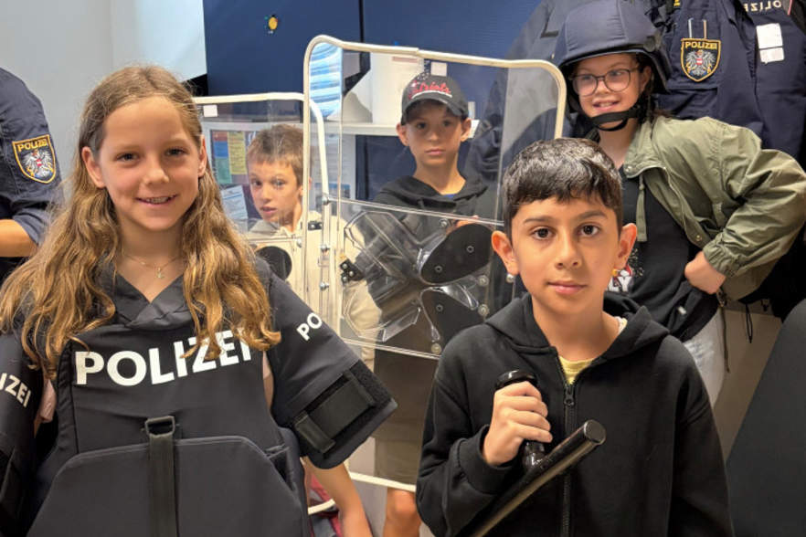 Spielerisch den Polizeialltag erkunden