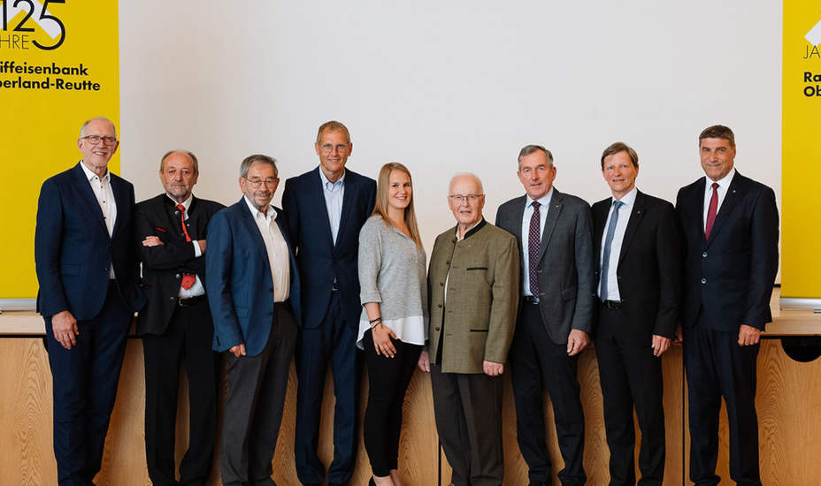 Raiffeisenbank Oberland-Reutte feierte 125-jähriges Bestehen<br />
