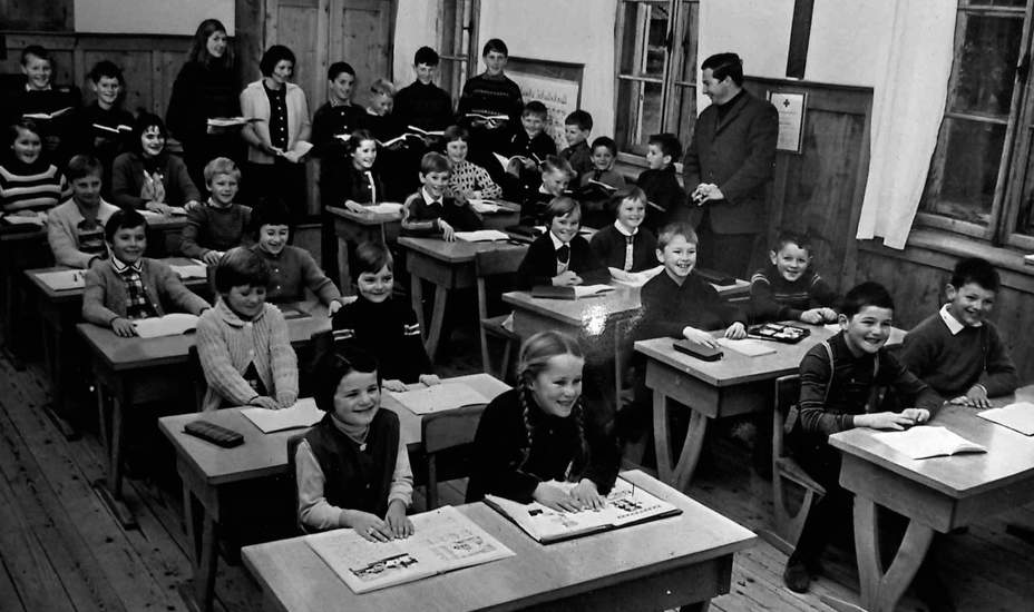 Volksschule Stanzach im Jahre 1963