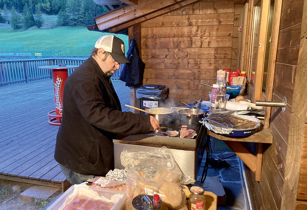Der „Out-Wachtler“ und sein Grillherd