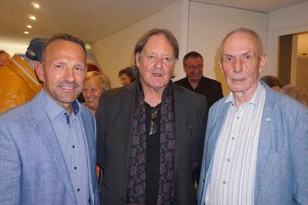 In Schwebe
