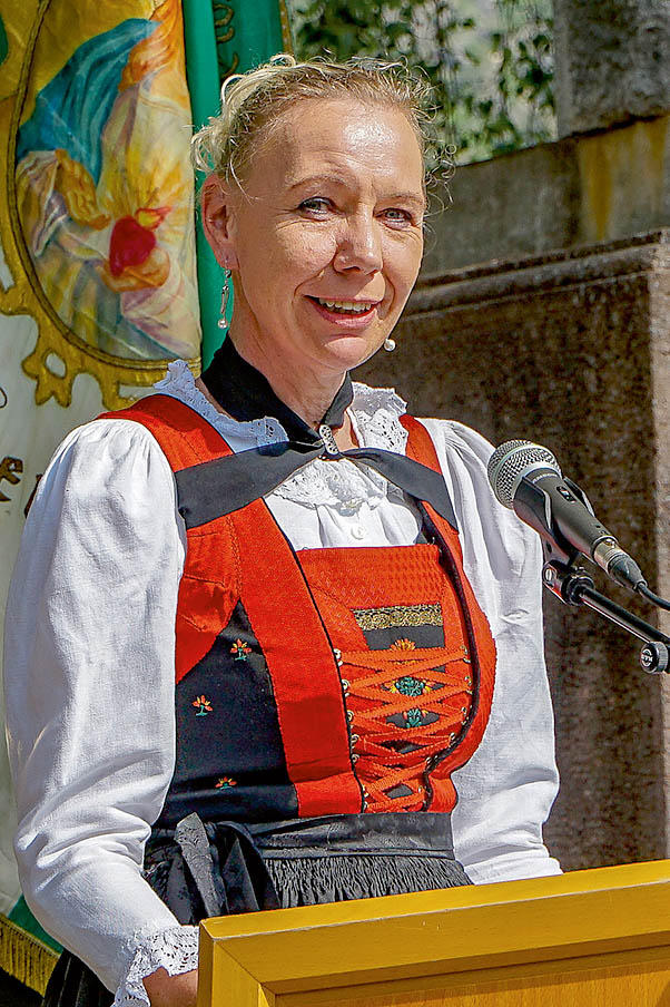 Neue Standarte für die Petersberger Schützen<br />