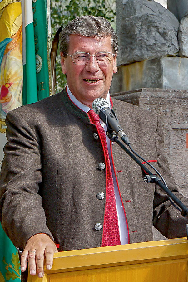 Neue Standarte für die Petersberger Schützen<br />