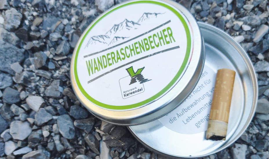 Aus Munitionsdosen werden Aschenbecher<br />
