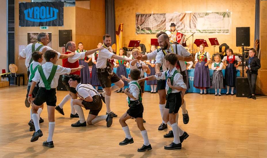 Tanzen und platteln für den guten Zweck