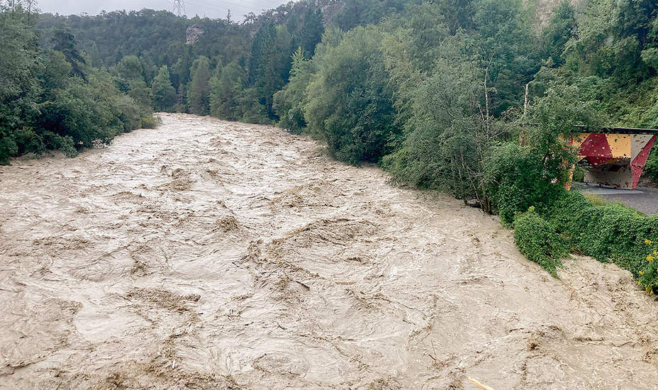 Dramatische Hochwassersituation im Bezirk<br />
