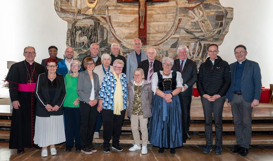 Kirchlicher Einsatz geehrt<br />

