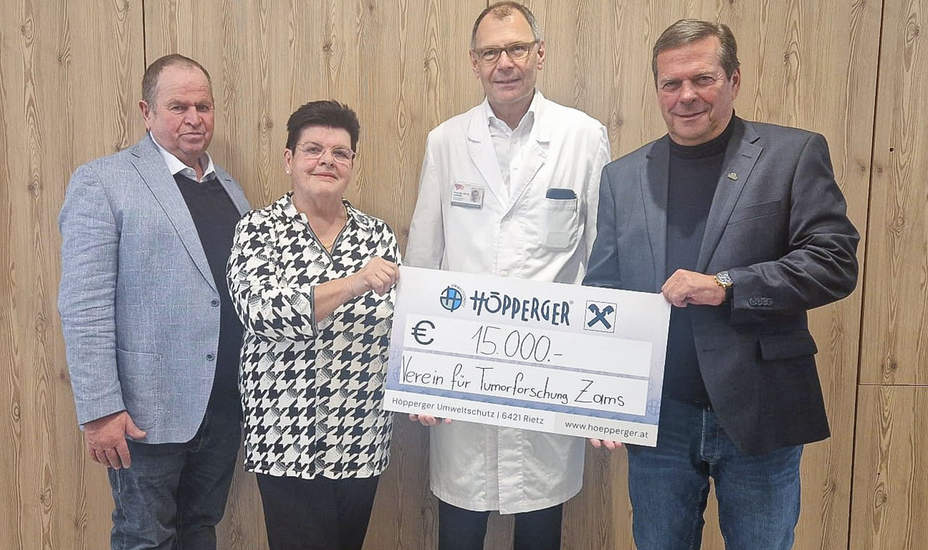Spende in Höhe von 15.000 Euro übergeben<br />
