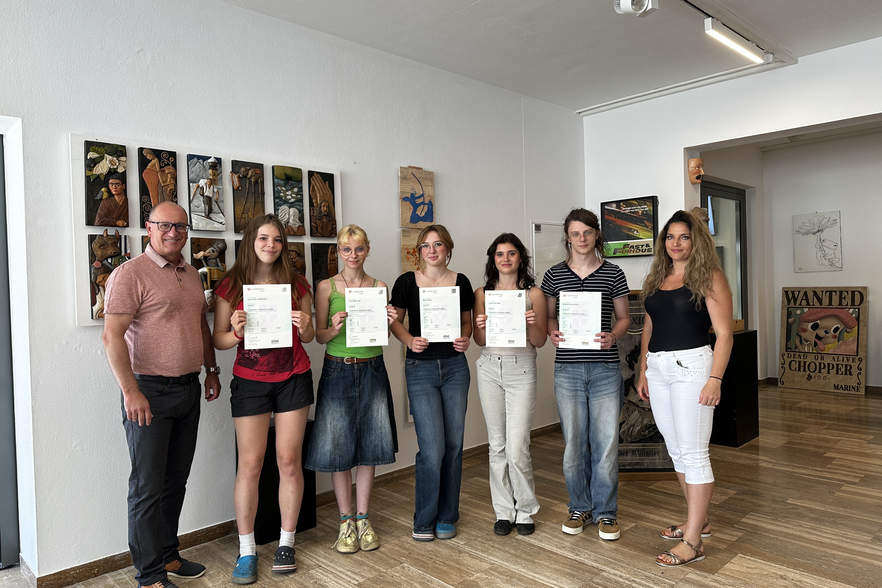 Kunsthandwerkerinnen und Sprachtalente