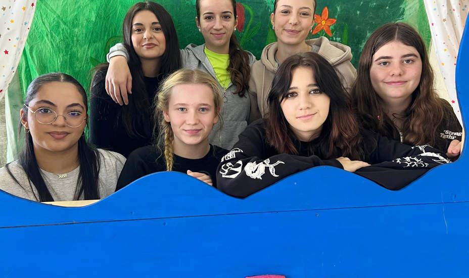 Telfer Jugendliche spielen Kasperltheater