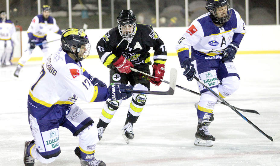 Eishockey-Saison im Bezirk nimmt Fahrt auf<br />
