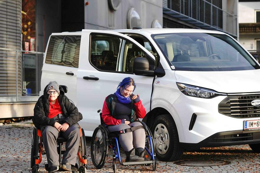 Freddy möchte auch mit dem neuen Bus fahren<br />
